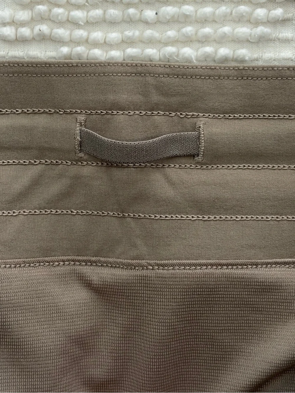 EUC Lululemon Athletica Taupe Running Shorts Women's Size 6 Lightweight Athletic